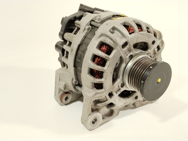 Recambio de alternador para renault clio iv (bh_) 0.9 tce 90 referencia OEM IAM 231008593R  F000BL0410