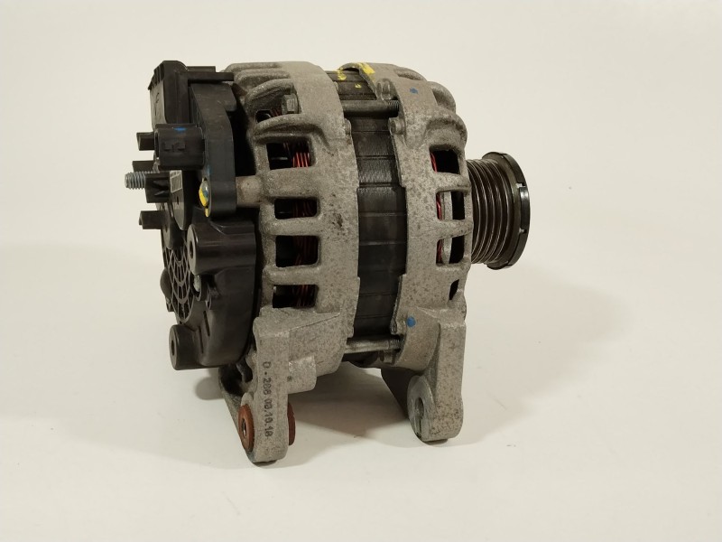 Recambio de alternador para renault clio iv (bh_) 0.9 tce 90 referencia OEM IAM 231008593R  F000BL0410