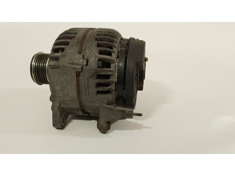 Recambio de alternador para volkswagen polo (9n3) advance referencia OEM IAM 028903028E  