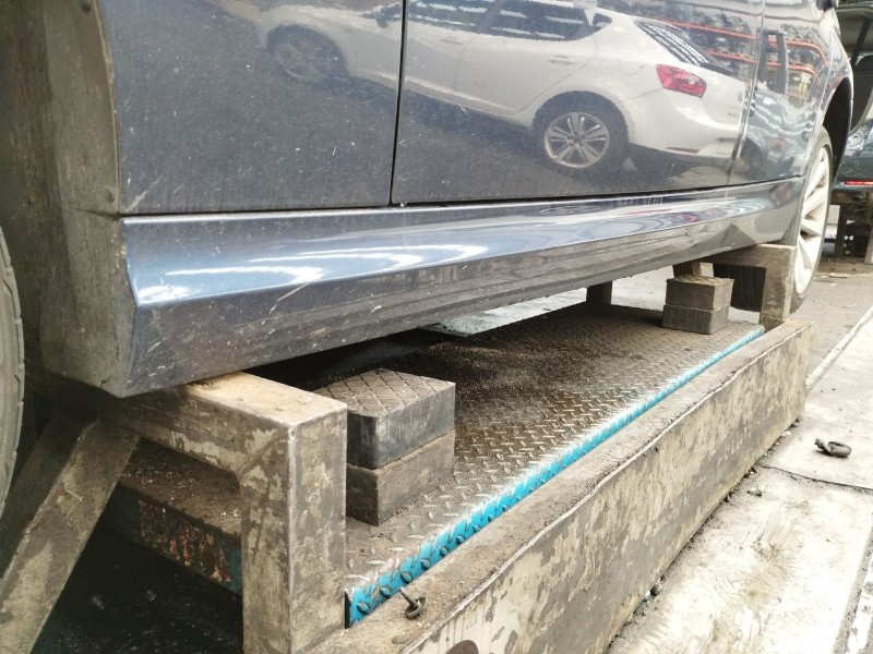 Recambio de faldon lateral para bmw 3 (e90) 318 d referencia OEM IAM   