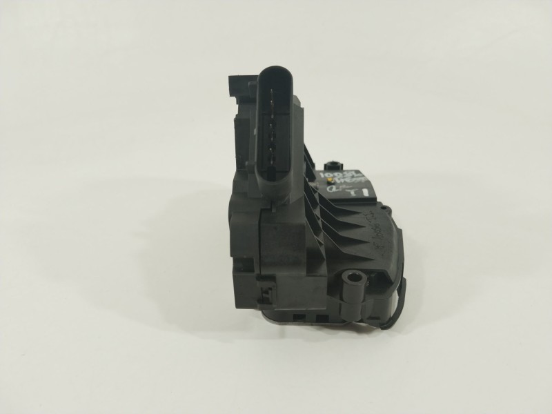 Recambio de cerradura puerta trasera izquierda para ford fiesta (cb1) ambiente referencia OEM IAM 8A6AA26413AG  