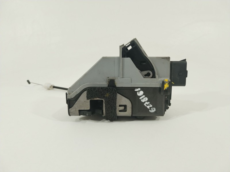 Recambio de cerradura puerta trasera izquierda para peugeot 3008 confort referencia OEM IAM 724539  