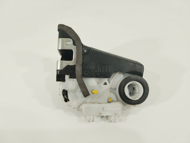 Recambio de cerradura puerta trasera izquierda para toyota yaris 1.3 16v cat referencia OEM IAM U2014120F2  690600D310