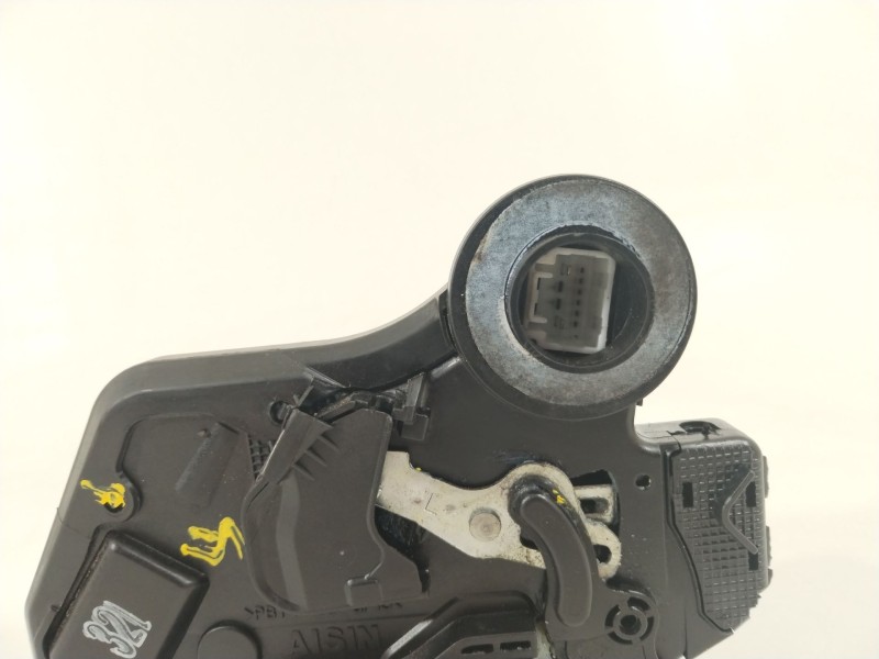 Recambio de cerradura puerta trasera izquierda para toyota avensis wagon (t25) 2.0 turbodiesel cat referencia OEM IAM 6906002102