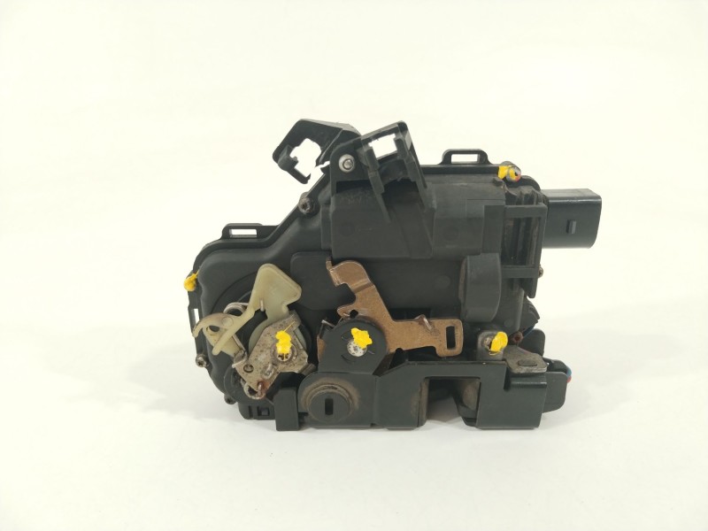 Recambio de cerradura puerta trasera izquierda para volkswagen golf iv (1j1) 1.9 tdi referencia OEM IAM 3B4839015A  