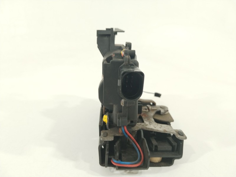 Recambio de cerradura puerta trasera izquierda para volkswagen golf iv (1j1) 1.9 tdi referencia OEM IAM 3B4839015A  