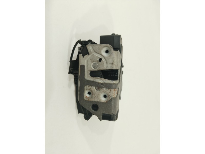 Recambio de cerradura puerta delantera derecha para ford focus iii sedán 1.6 ti referencia OEM IAM 921760102  