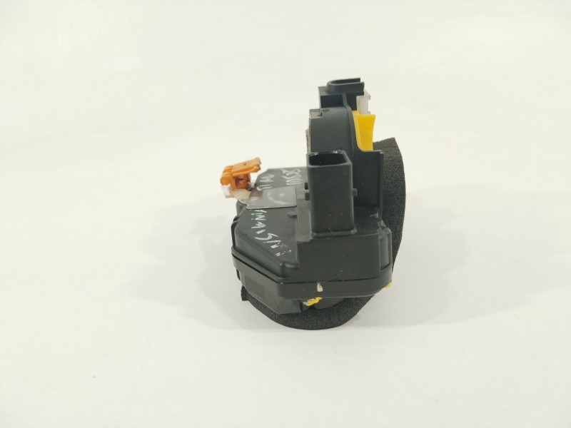 Recambio de cerradura puerta trasera izquierda para opel insignia berlina 2.0 cdti referencia OEM IAM 13579557  