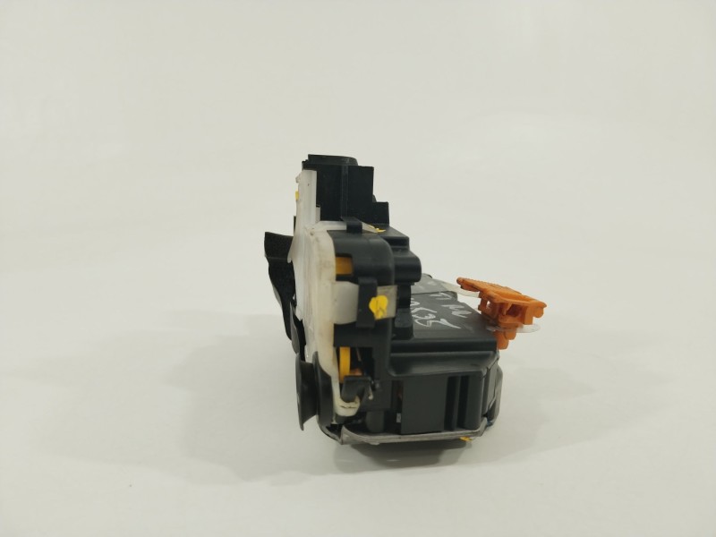 Recambio de cerradura puerta trasera izquierda para opel insignia berlina 2.0 cdti referencia OEM IAM 13579557  