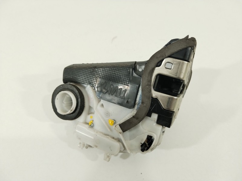 Recambio de cerradura puerta trasera derecha para toyota yaris active referencia OEM IAM 02014110F1  