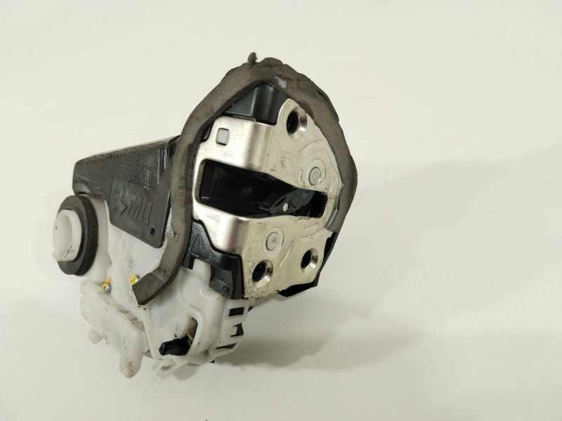 Recambio de cerradura puerta trasera derecha para toyota yaris active referencia OEM IAM 02014110F1  