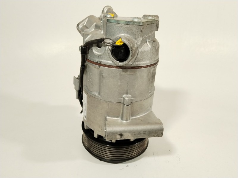 Recambio de compresor aire acondicionado para renault clio iv (bh_) 0.9 tce 90 referencia OEM IAM 926007741R  