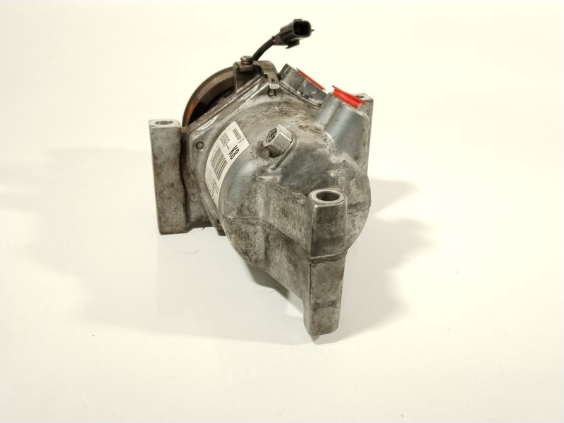 Recambio de compresor aire acondicionado para dacia lodgy comfort referencia OEM IAM 926008942R  