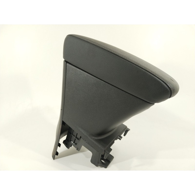 Recambio de apoyabrazos central para opel corsa f (p2jo) 1.5 (68) referencia OEM IAM 39046848  