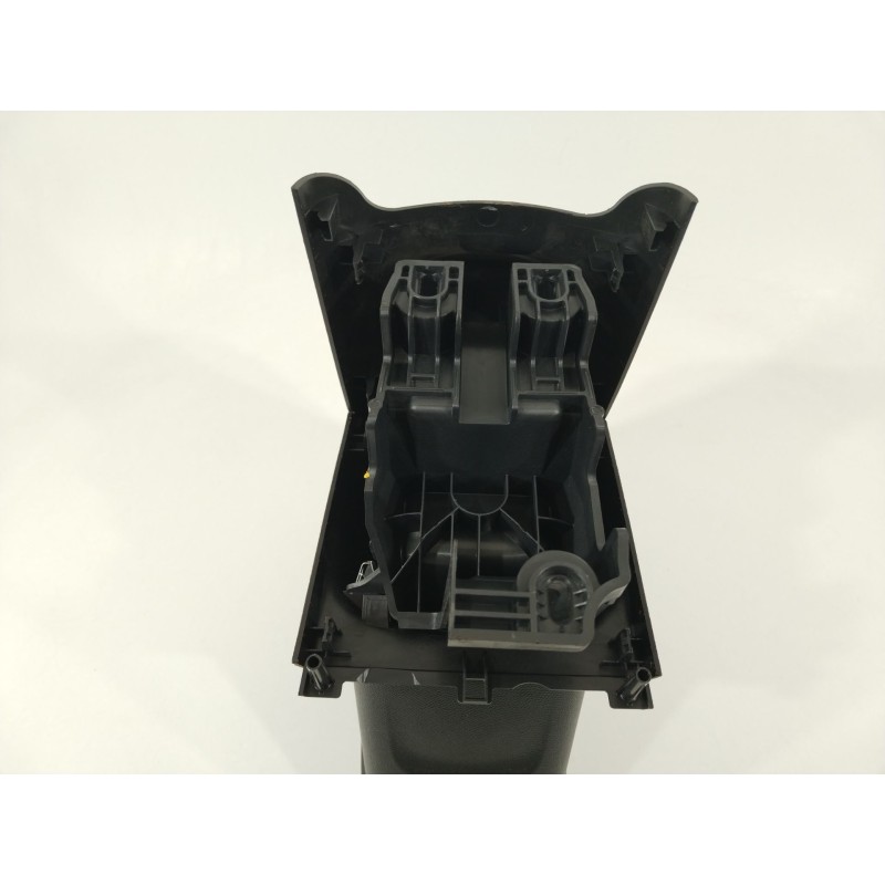 Recambio de apoyabrazos central para opel corsa f (p2jo) 1.5 (68) referencia OEM IAM 39046848  