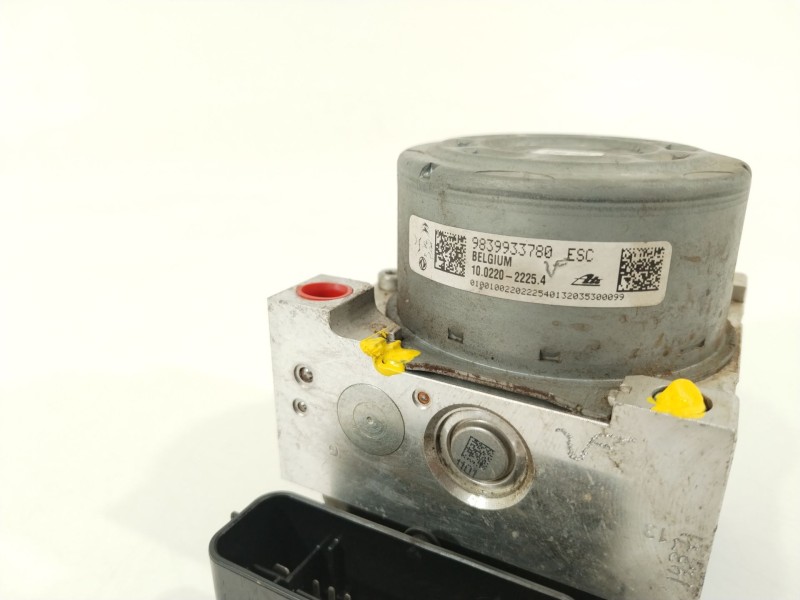 Recambio de abs para opel corsa f (p2jo) 1.5 (68) referencia OEM IAM 9839933780  
