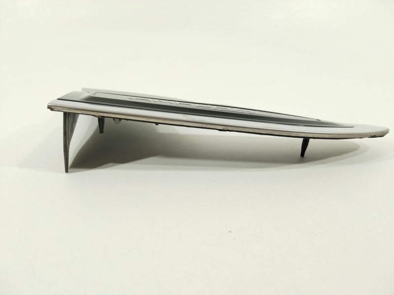 Recambio de moldura para opel ampera (r12) ev 150 referencia OEM IAM 20774121  20935240