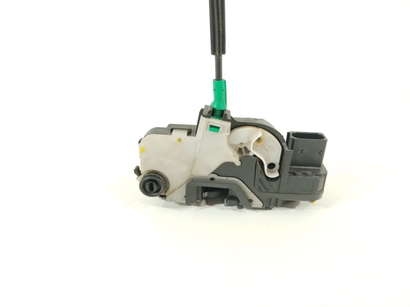 Recambio de cerradura puerta trasera derecha para chevrolet cruze lt referencia OEM IAM 13579566  