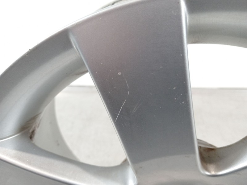 Recambio de llanta para peugeot 308 confort referencia OEM IAM 9680729880  