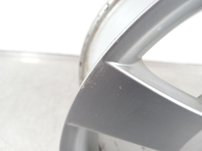 Recambio de llanta para peugeot 308 confort referencia OEM IAM 9680729880  