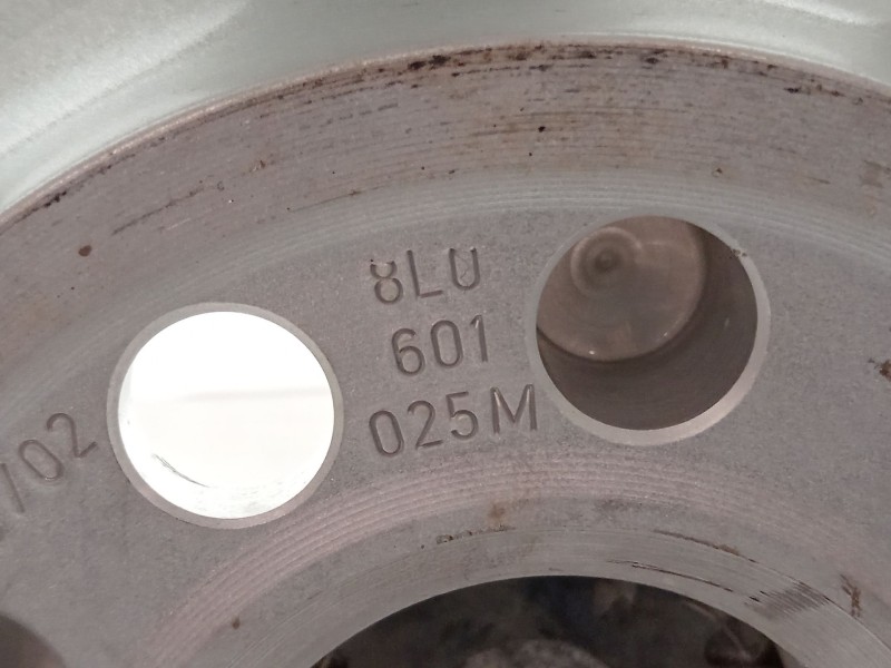 Recambio de llanta para audi a3 (8l1) 1.8 referencia OEM IAM 8L0601025  