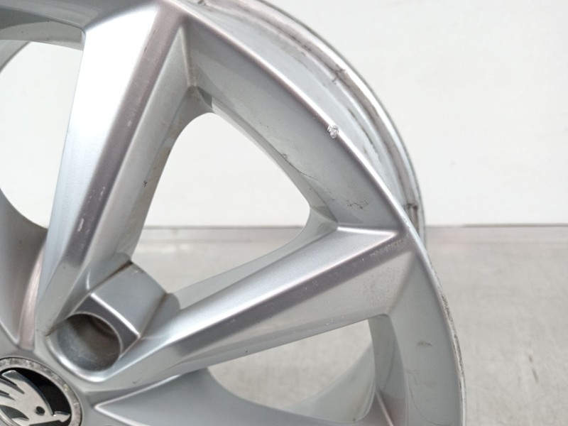 Recambio de llanta para skoda octavia iii combi (5e5, 5e6) 1.6 tdi referencia OEM IAM 5E0601025B  