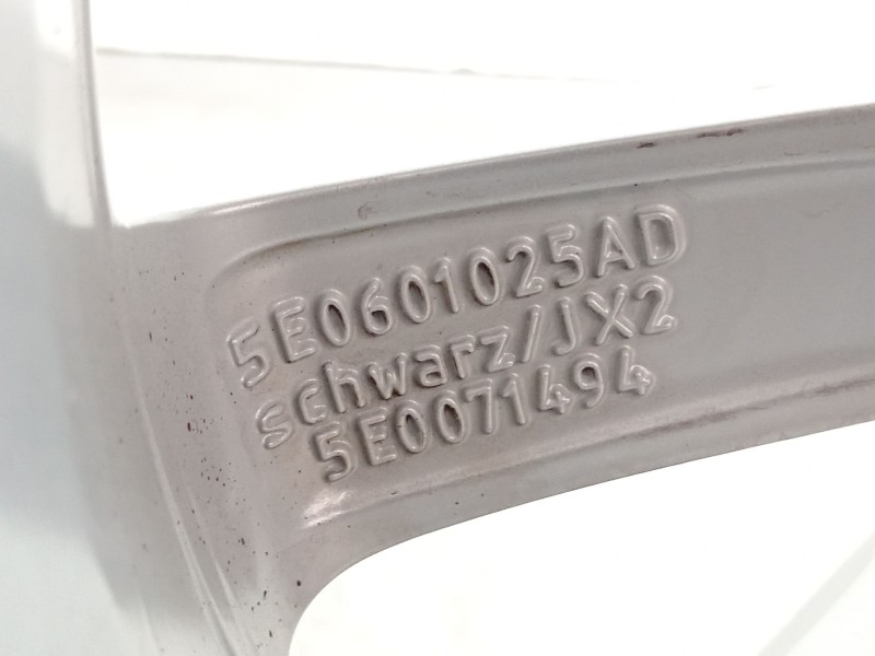 Recambio de llanta para skoda octavia iii combi (5e5, 5e6) 1.6 tdi referencia OEM IAM 5E0601025B  