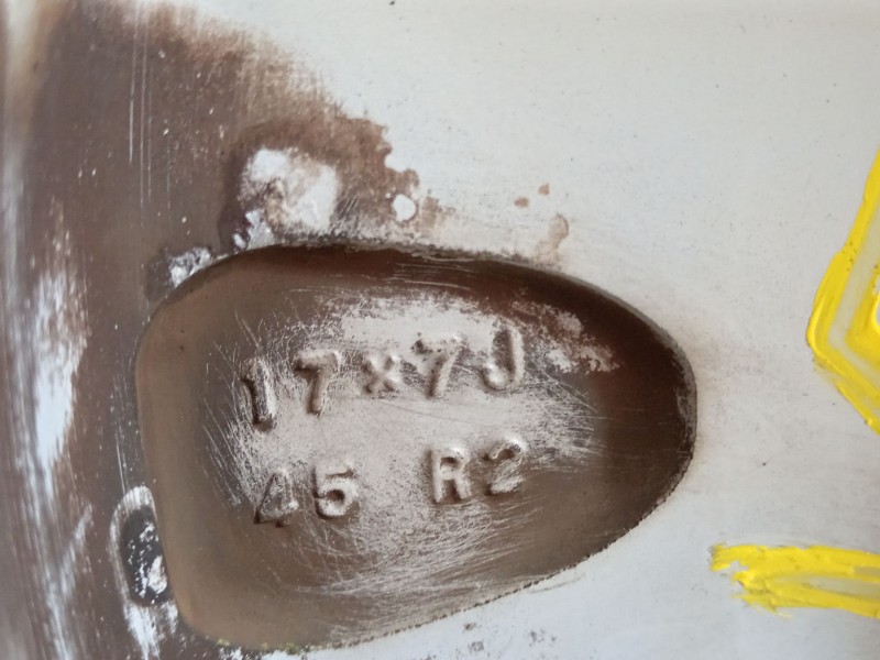 Recambio de llanta para toyota rav 4 (a3) executive referencia OEM IAM 17X7J 45 R2  