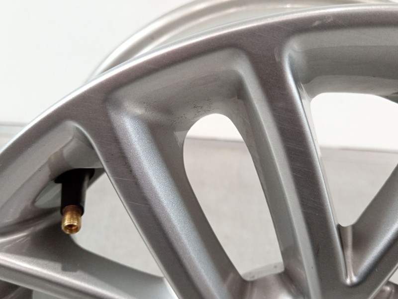 Recambio de llanta para kia rio (yb) attract referencia OEM IAM 52910H8150  