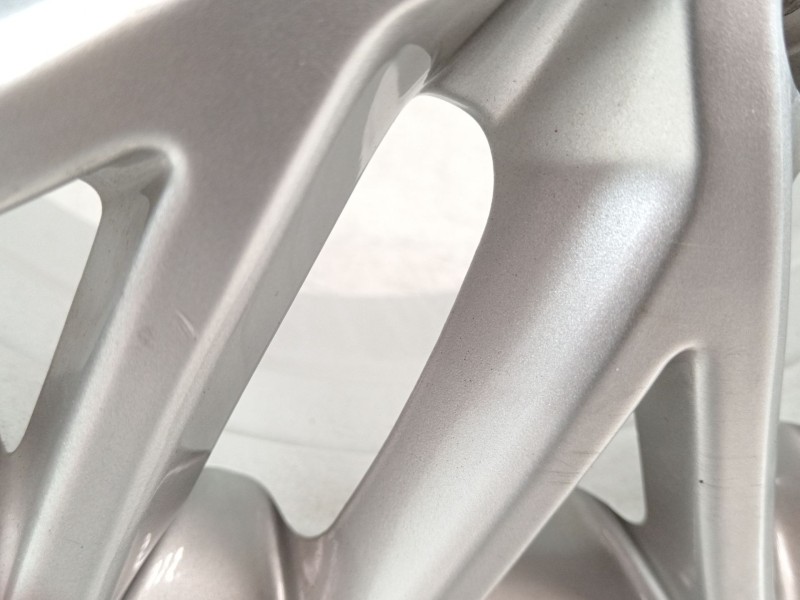 Recambio de llanta para kia rio (yb) attract referencia OEM IAM 52910H8150  