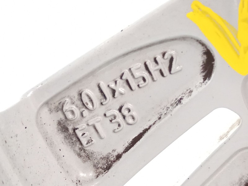 Recambio de llanta para skoda fabia combi active referencia OEM IAM 6V0601025  