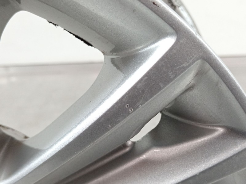 Recambio de llanta para peugeot 208 style referencia OEM IAM 9677378177  