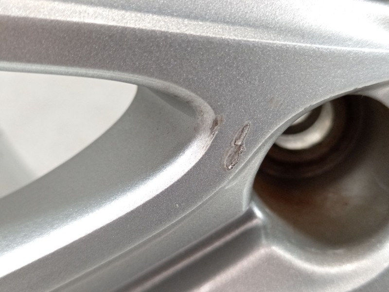 Recambio de llanta para peugeot 208 style referencia OEM IAM 9677378177  