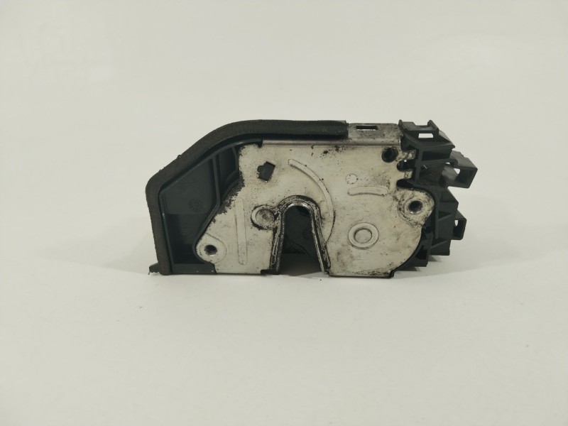 Recambio de cerradura puerta delantera derecha para bmw serie 1 berlina (e81/e87) 120d referencia OEM IAM 7154628  51227202148