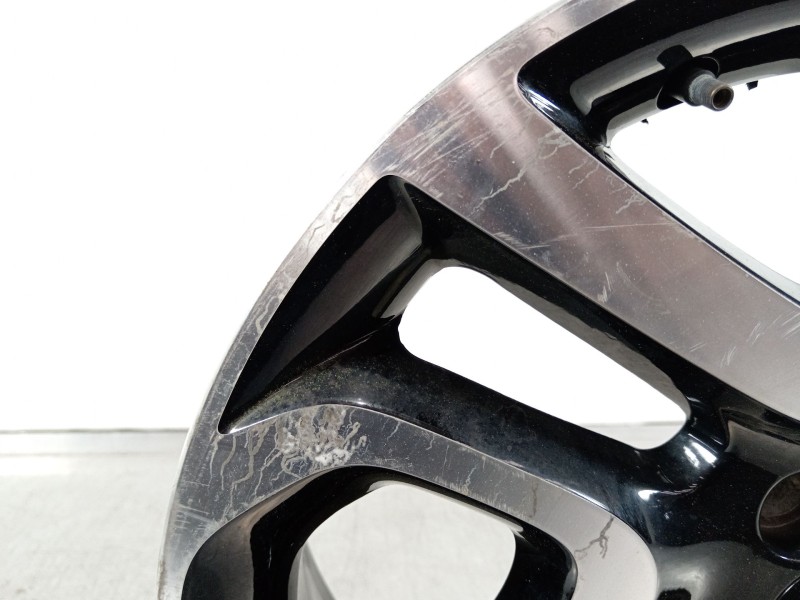 Recambio de llanta para renault captur zen referencia OEM IAM 403005727R  