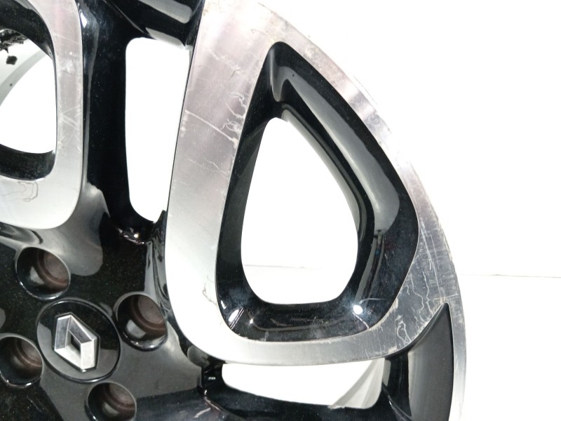 Recambio de llanta para renault captur zen referencia OEM IAM 403005727R  