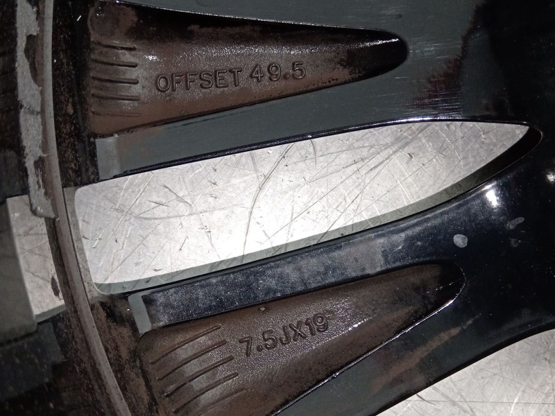 Recambio de llanta para hyundai santa fe (dm) style 4wd referencia OEM IAM 529102W190  