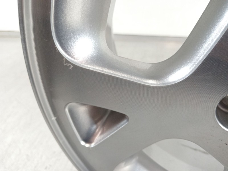 Recambio de llanta para jeep gr.cherokee (wj/wg) 3.1 td laredo referencia OEM IAM 5GT99   Recambio de llanta para jeep gr.cherokee (wj/wg) 3.1 td laredo referencia OEM IAM 5GT99