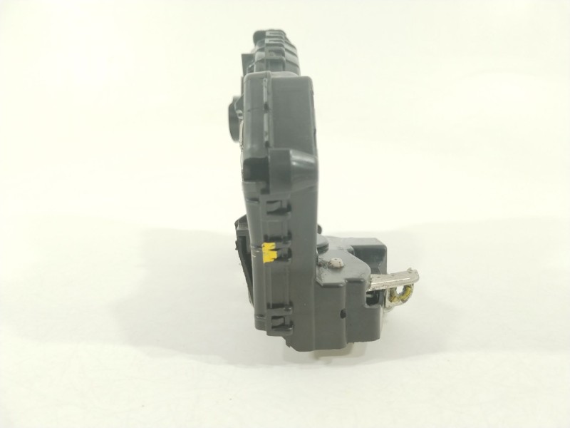 Recambio de cerradura puerta delantera izquierda para toyota avensis (t27) active referencia OEM IAM 6904002210  