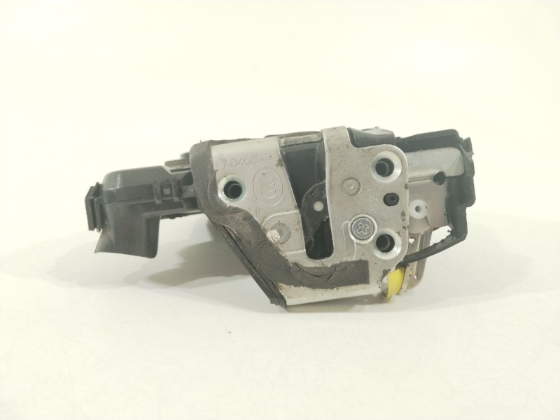Recambio de cerradura puerta delantera izquierda para toyota avensis (t27) active referencia OEM IAM 6904002210  