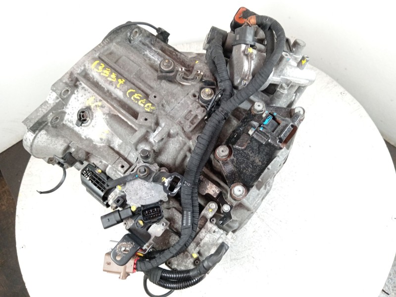 Recambio de caja cambios para kia cee´d (jd) 1.6 crdi 136 referencia OEM IAM D24U  D24UGD