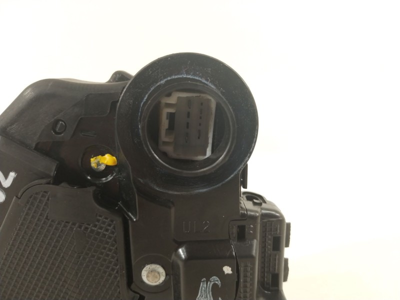 Recambio de cerradura puerta trasera izquierda para toyota avensis (t27) active referencia OEM IAM 6906005050  