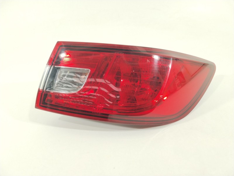 Recambio de piloto trasero derecho para renault clio iv (bh_) 0.9 tce 90 referencia OEM IAM 265509846R  