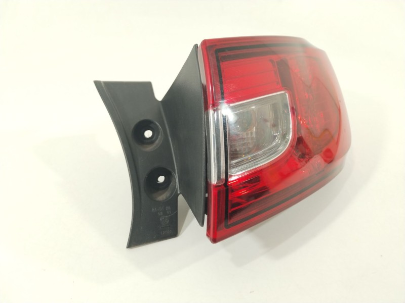 Recambio de piloto trasero derecho para renault clio iv (bh_) 0.9 tce 90 referencia OEM IAM 265509846R  