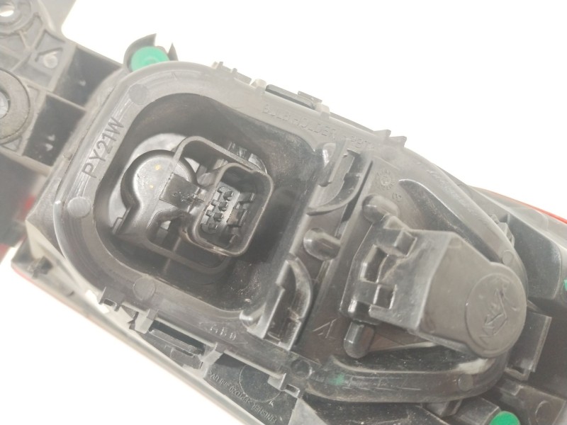 Recambio de piloto trasero derecho para renault clio iv (bh_) 0.9 tce 90 referencia OEM IAM 265509846R  