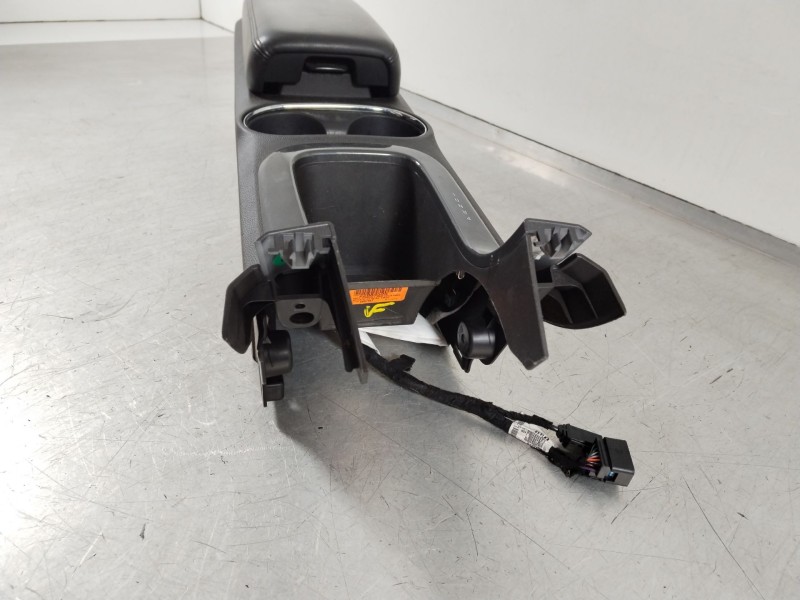 Recambio de consola central para opel ampera (r12) ev 150 referencia OEM IAM 22884525  