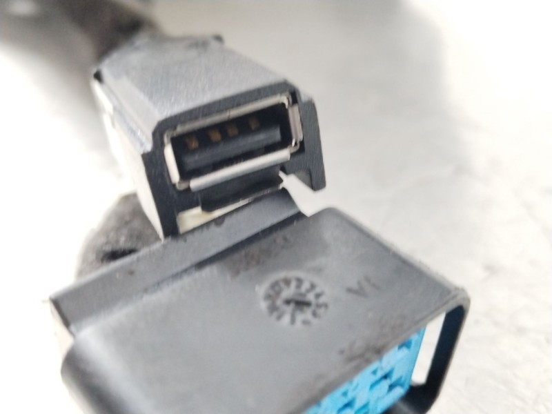 Recambio de consola central para opel ampera (r12) ev 150 referencia OEM IAM 22884525  