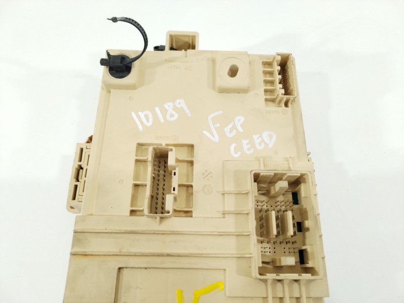 Recambio de caja reles / fusibles para kia ceed (cd) 1.6 crdi 115 eco-dynamics+ referencia OEM IAM 91951J7700  