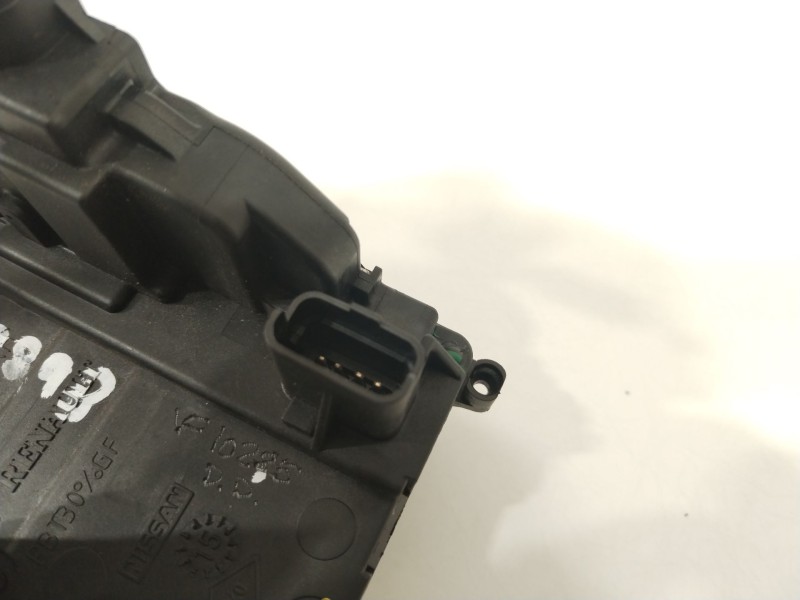 Recambio de cerradura puerta delantera derecha para renault scenic iii expression referencia OEM IAM 805020006R  