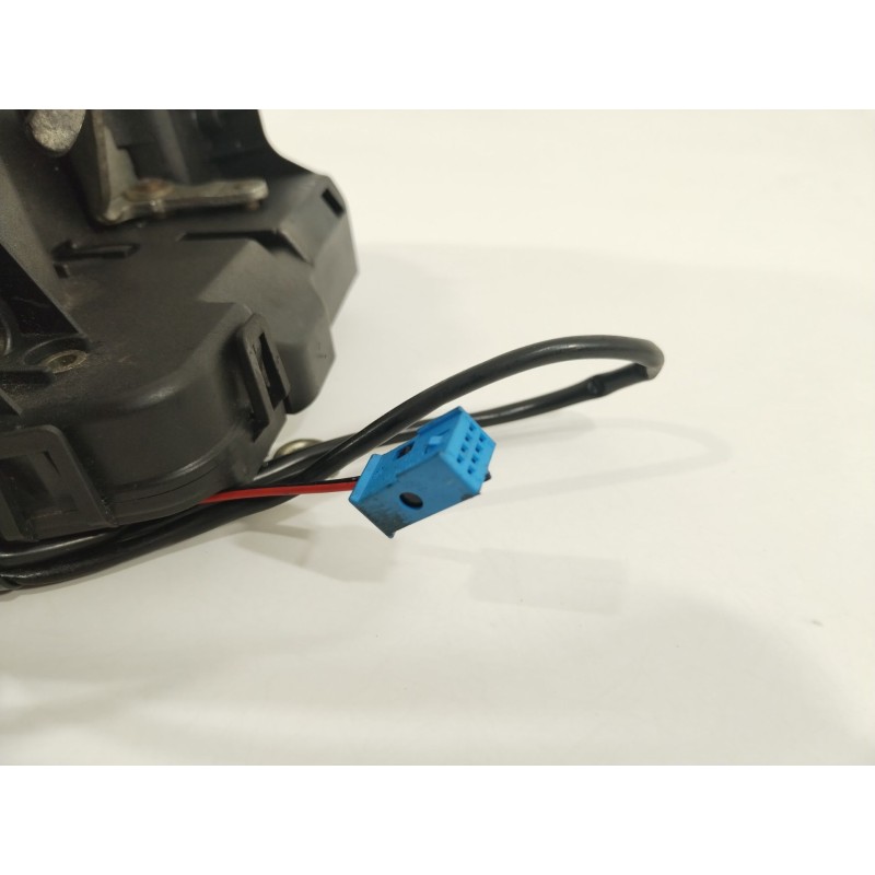 Recambio de cerradura puerta trasera izquierda para mercedes-benz clase cls (w219) 320 cdi (219.322) referencia OEM IAM 21973001